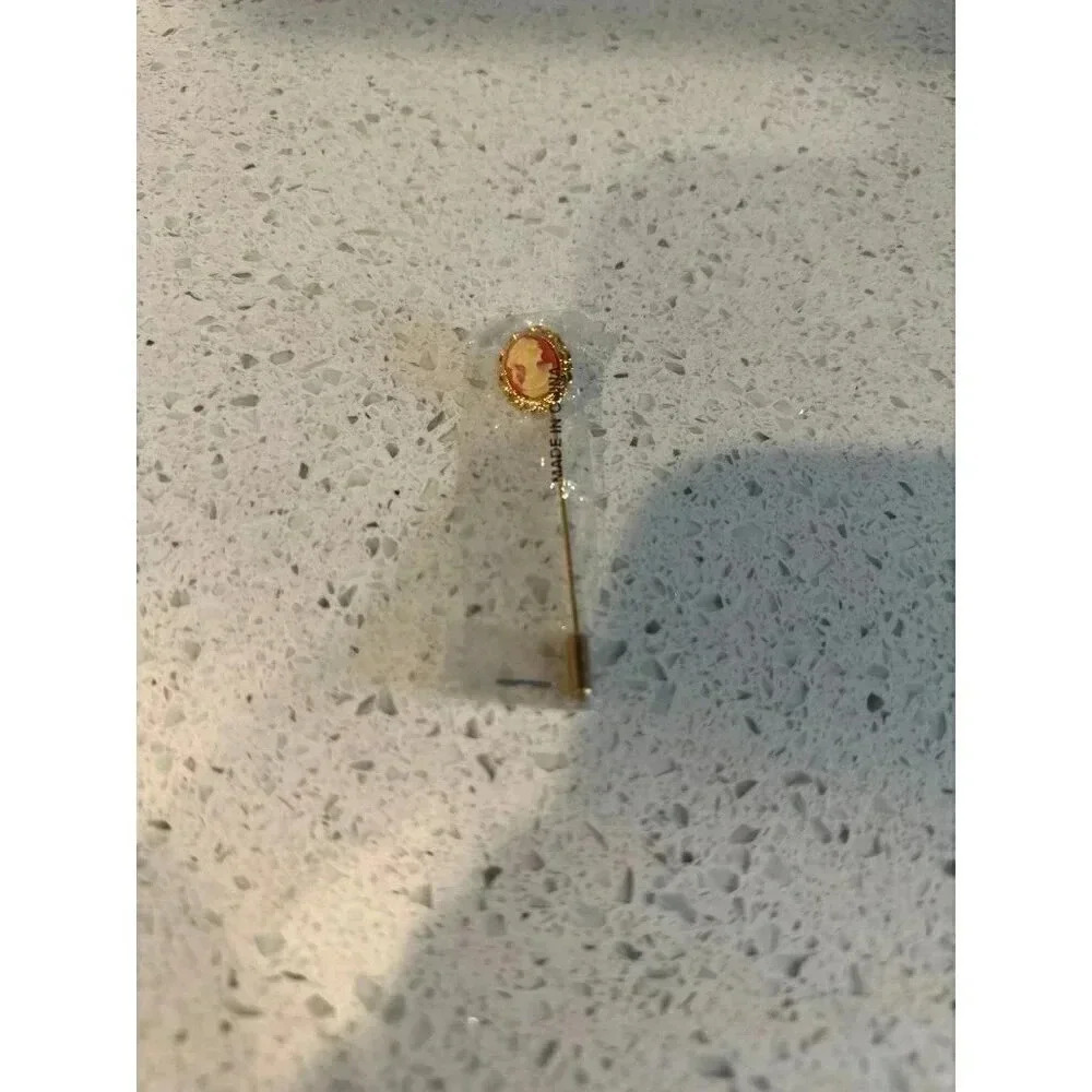 Vintage Cameo Stick Pin 1970s sd